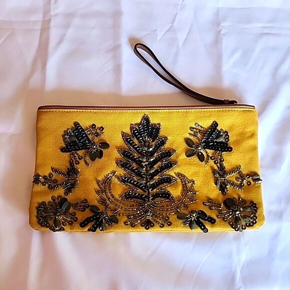 Live Love Loft Beaded Sequined Floral Yellow Zip Up Wristlet - Picture 1 of 9